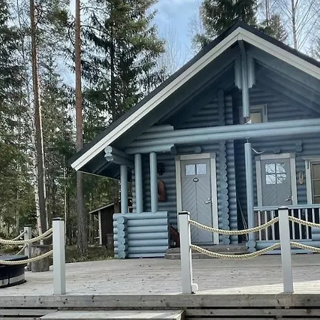 Well Equipped Facing 2 Lakes *