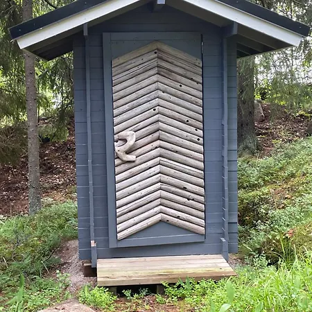 Well Equipped Facing 2 Lakes 펜션 *